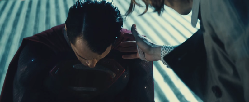 Illustration for article titled Let's Break Down All The Secrets InĀ Batman v. Superman's New Trailer
